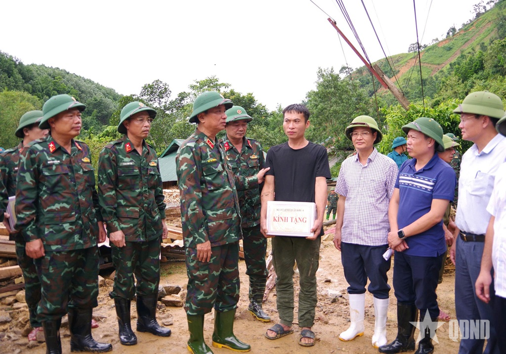 Quân khu 4 huy động thêm 300 cán bộ, chiến sĩ hỗ trợ nhân dân xã Yên Nhân